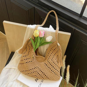 Sac fourre-tout en coton crocheté fait main en gros, sac de plage en crochet carré creux exquis pour femmes, pour l'été - Product Image 4