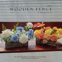 Boîte en bois rustique avec arrangement floral pré-fait, fleurs en soie mélangées réalistes pour la décoration de table de mariage et de ferme