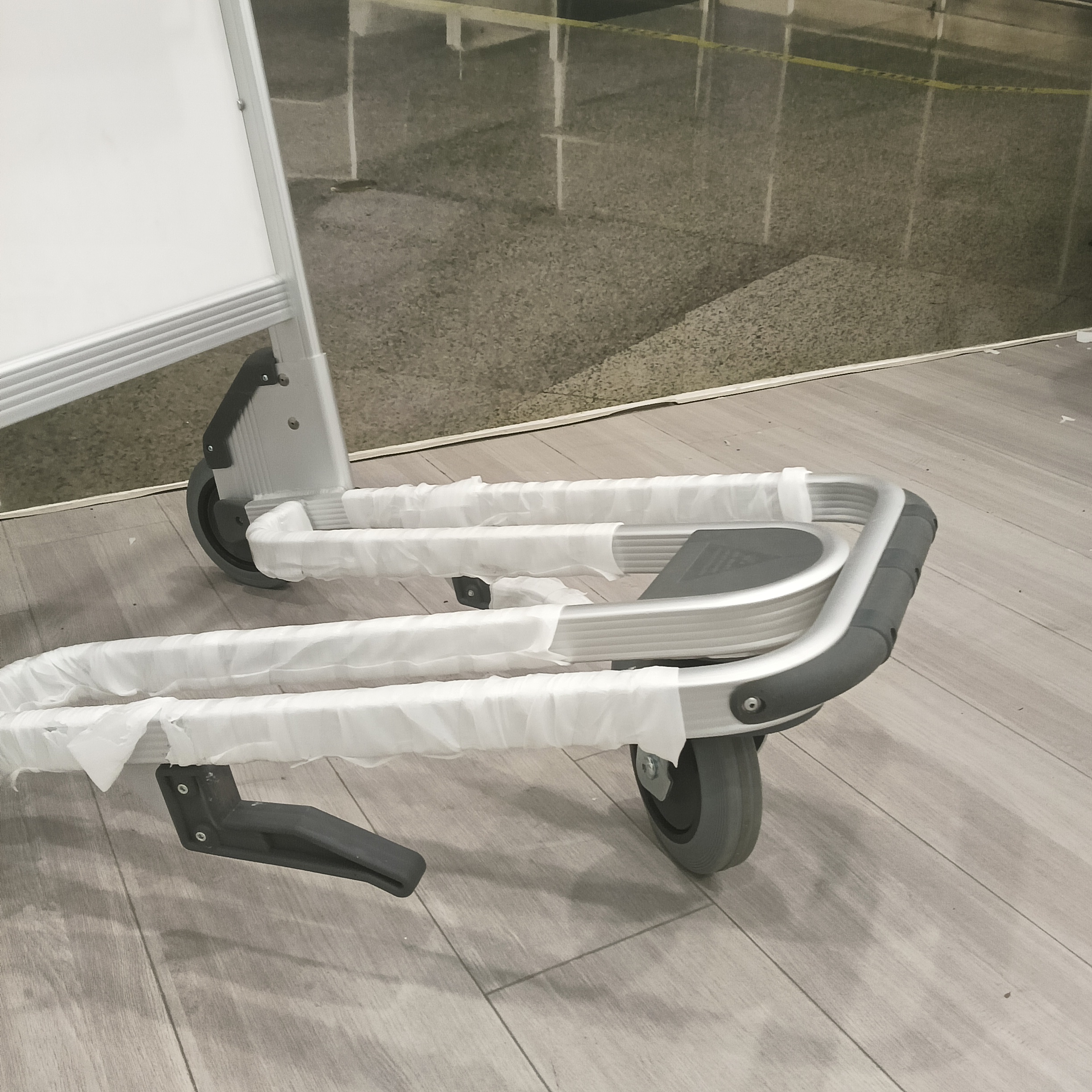 Factory Price Good Quality Waterproof Stainless Steel Airport Luggage Trolley