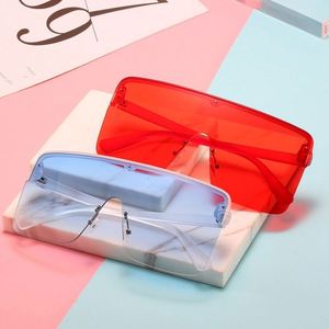 Gafas de Sol de Diseño Único y Personalizado con Logotipo, Estilo Vintage, Grandes, con Protección UV, Media Montura, de una Sola Pieza para Mujer - Product Image 3