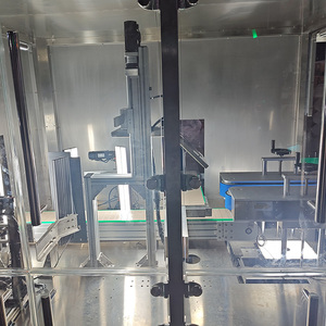 Machine de détection des défauts des bouteilles de shampoing et d'après-shampoing : identifie les dommages aux capuchons, la contamination du corps de la bouteille et les étiquettes froissées - Product Image 3