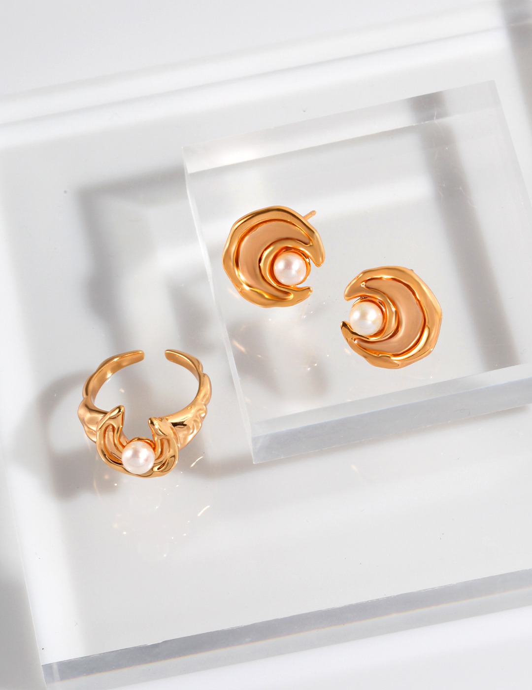 Gold earrings