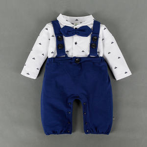 Vêtements pour bébés garçons en gros : Barboteuse bio avec cravate, designs élégants - Product Image 4