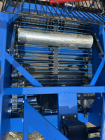 Tracteur automatique à quatre roues moissonneuse-batteuse de pommes de terre et de patates douces pour carottes en vente