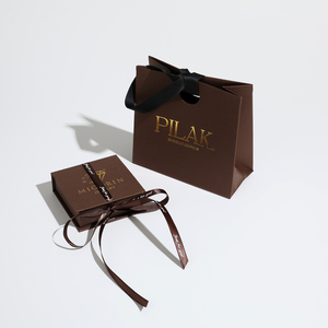 Bolsa de Papel para Joyería con Logotipo Personalizado al por Mayor, con Cinta Negra para Empaque de Collares y Anillos - Product Image 3