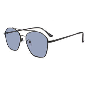 Lunettes de soleil métalliques pour femmes sur le thème de l'océan QC3647 Protection UV400 Monture noire Verres PC Protection solaire Cyclisme Mode - Product Image 2