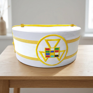Casquette de tête de Régalia Maçonnique, modèle Ancien Arche-Prêtre du Chapitre Royal, blanche avec broderie machine à tresse dorée - Product Image 5