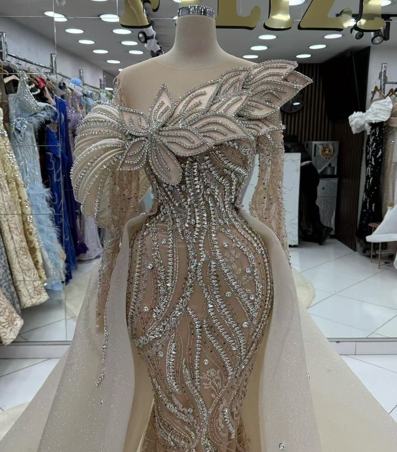 Elegant Arabic Formal Dresses - Women's Fashion Statement Elegant Arabic Formal Dresses - Women's Fashion Statement