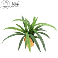 Tanaman Laba-laba Buatan Chlorophytum Comosum Palsu untuk Dekorasi Tanaman Hijau Dalam Ruangan Bergaya Boho di Meja