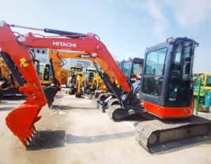 Mini-excavatrice sur chenilles HITACHI ZX50U d'occasion en bon état, 5 tonnes, moteur Yanmar 29,8 kW avec boîte de vitesses, moteur PLC, pompe - Product Image 2