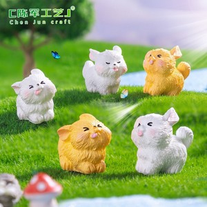 Mini-ornements décoratifs DIY Wei Moss : Adorables chiens blancs en miniatures pour voiture et bureau - Product Image 3