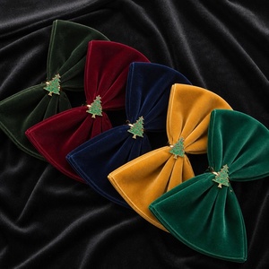 Serviettes de table en velours avec nœuds pour sapin de Noël, accessoires de table décoratifs en peluche rouge et vert pour la maison en période des fêtes - Product Image 5
