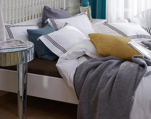 Luxury Quality White <strong>Satin</strong> Embroidered Line Hotel Bedding <strong>Duvet</strong> Cover <strong>Set</strong> for Selling - Product Image 6