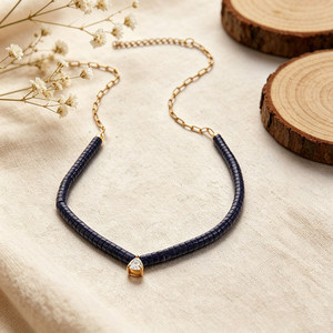 Collier élégant en lapis-lazuli avec chaîne en acier inoxydable plaqué or et pendentif en strass pour femmes - Product Image 4
