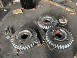 Engranaje grande forjado de gran diámetro para mezclador de cemento engranaje de secador rotatorio - Product Image 2