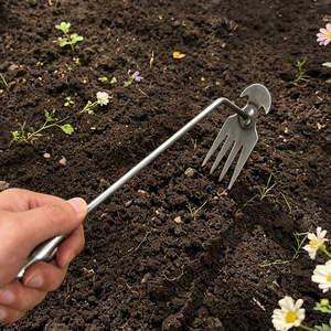 Rastrillo de jardinería manual multifuncional para desherbar y aflojar la tierra, rastrillo de cuatro puntas con mango largo, para uso doméstico en huertos. - Product Image 3