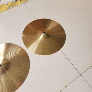 Fourniture d'usine de différentes tailles de <span class=keywords><strong>petites</strong></span> et grandes <span class=keywords><strong>cymbales</strong></span> Gong en alliage pour corps de tambour et de clairon - Product Image 4
