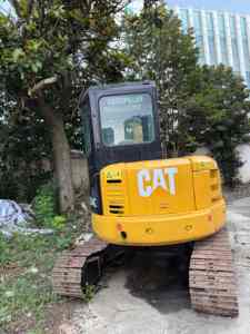 Miniexcavadora Usada CAT 304C CR, Excavadora Compacta Original Caterpillar de 4 Toneladas para Trabajos de Jardinería, Alcantarillado y Obras Municipales - Product Image 2