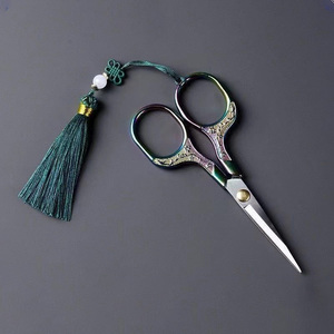 Ciseaux de broderie vintage en acier inoxydable, à pointe aiguisée, avec motifs floraux ajourés, mini ciseaux de couture et de loisirs créatifs pour DIY - Product Image 4