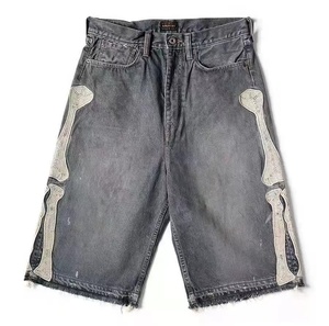<span class=keywords><strong>Short</strong></span> en jean personnalisé pour hommes avec écusson <span class=keywords><strong>Short</strong></span> en jean bleu délavé vintage Y2K Jeans avec écusson en <span class=keywords><strong>cuir</strong></span> brodé - Product Image 5