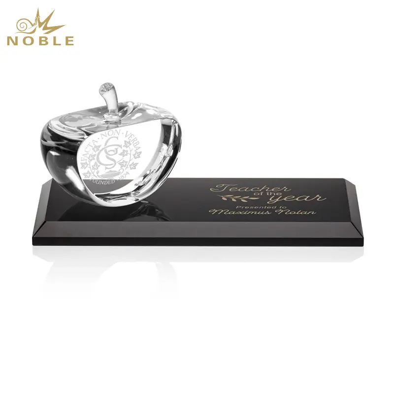 Благородный персонализированный прозрачный оптический кристалл Настольный Apple спортивный бизнес-подарок на заказ логотип Apple Trophy награда