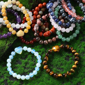 Pulsera de Cuentas Espaciadoras de Cristal Natural Suave con Forma de Corazón, Pulsera Elástica con Cuentas Redondas de Cuarzo Rosa de 8 mm para Mujeres y Niñas - Product Image 2