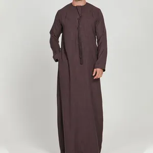 Venta al por mayor popular invierno thobes hombres abaya vestido musulmán Kuwait thobe para hombres musulmán cuerda Jubbah hombres thobe nuevos estilos