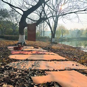 Tapete de Yoga de Corcho y Caucho Natural - Patrones Vibrantes con Tinta Blanca, Tinta a <span class=keywords><strong>Base</strong></span> de Agua Segura para Bebés, Agarre en Seco/Húmedo y Tecnología Anti-Decoloración - Product Image 3