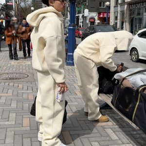 <span class=keywords><strong>Felpa</strong></span> con Cappuccio e <span class=keywords><strong>Zip</strong></span> <span class=keywords><strong>Nera</strong></span> in Poliestere e Cotone Ricamata Oversize da <span class=keywords><strong>Uomo</strong></span> Y02 - Ingrosso Fabbrica OEM per SA - Product Image 3