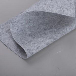 Polypropylene Spun ngoại quan không dệt vải cuộn 96gsm Đen Xám kim đấm interlining Vải áo sơ mi cổ áo tăng cường - Product Image 1