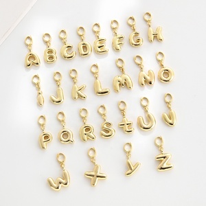 Hot Bán Hàng Tự Làm Charms 26 Thư A-Z Cho Unisex Vòng Đeo Tay & Vòng Cổ Trang Sức Handmade Đồng Phụ Kiện Cho Đảng & Đám Cưới - Product Image 1