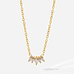 Collier en cristal plaqué or 18 carats avec incrustation de zircon en forme de fleur, bijoux à porter au quotidien - Product Image 1