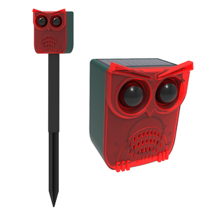 Dispositivo Repelente de Animales con Sensor de Movimiento a Prueba de Agua con Luz LED Roja, Energía Solar de 3.7V para Casa, Granja, Villa - Product Image 2