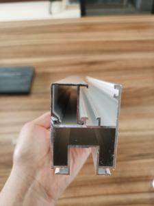 Perfiles de Aluminio para Ventanas y Puertas para <span class=keywords><strong>Madagascar</strong></span>, Anodizado Plateado y Recubrimiento en Polvo Gris - Product Image 3