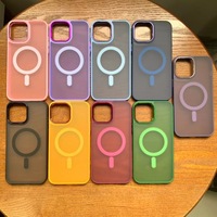 Vente chaude étui de téléphone portable de luxe prend en charge la charge sans fil pour iPhone 13 14 12 11 Pro Max étui de téléphone de luxe de mode