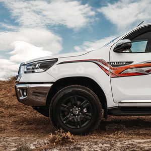 Nuovi Adesivi Laterali in PVC per Auto Personalizzabili con <span class=keywords><strong>Logo</strong></span> Grafico Moderno Strisce Riutilizzabili per Hilux Double Cab 2025 - Product Image 2