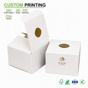 Boîte en carton carrée blanche personnalisée avec logo en feuille d'argent, fermeture à rabat, finition mate pour cosmétiques, vente en gros et au détail - Product Image 1