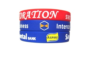 フィットネスフットボールクラブカスタムカラーイベントパーティー用OEMカスタムテキスト防水シリコンリストバンド - Product Image 3