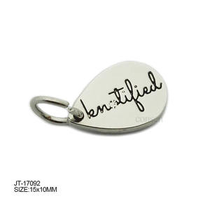 Populaire petit logo marque gravé pendentif personnalisé fait breloques étiquettes de bijoux en métal pour bracelet - Product Image 2