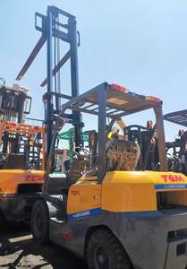 TCM Transpalette motorisé de trois tonnes avec entraînement FWD de 1220mm de longueur de fourche pour la fabrication, la vente au détail et la construction - Product Image 4