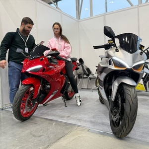 Motocicleta de Largo Alcance y Alta Velocidad, Modelo R3, Velocidad Máxima de 140 KM/H, Capacidad de Carga de 270 KG - Product Image 3