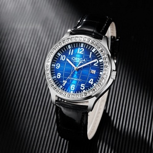 Reloj de pulsera para hombre con calendario y diamantes incrustados - Acero sólido - Elegante - Uso empresarial - Venta al por mayor de fábrica - Reloj de cuarzo con diseño a cuadros - Product Image 3