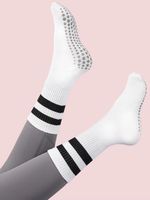 Chaussettes Pilates pour femmes avec logo personnalisé de haute qualité Chaussettes de sport Crew Grip avec fonction antidérapante Technique tricotée pour la saison de printemps