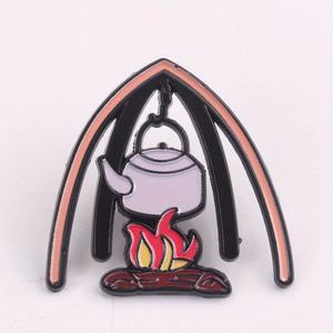 Campfire Catalyst Pin-Bouilloire rougeoyante avec dégradé de flamme dynamique et arc d'abri, bijoux d'aventure - Product Image 5