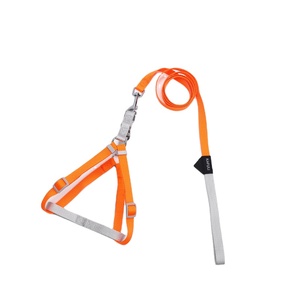 Juego de arnés y correa para perros y gatos pequeños de seguridad de poliéster de color sólido - Product Image 1