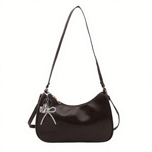 Sac à main vintage en cuir véritable fait main, sac à bandoulière mignon en forme de demi-lune avec rabat imprimé léopard - Product Image 3