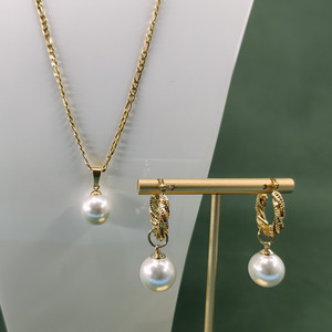 Set di <span class=keywords><strong>Collana</strong></span> e Orecchini Placcati Oro Stile Hawaiano Samoa Marshall Impermeabili e Resistenti allo Sbiadimento <span class=keywords><strong>con</strong></span> <span class=keywords><strong>Perle</strong></span> Hawaiane per Donne - Product Image 4