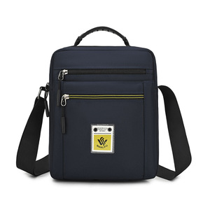 Sac bandoulière vintage en toile imperméable pour homme avec logo personnalisé, fermeture éclair antivol durable - Product Image 4