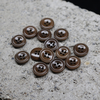 Boutons ronds en corozo naturel personnalisé de haute qualité à 4 trous en corozonut marron pour chemises pour hommes et robes pour femmes