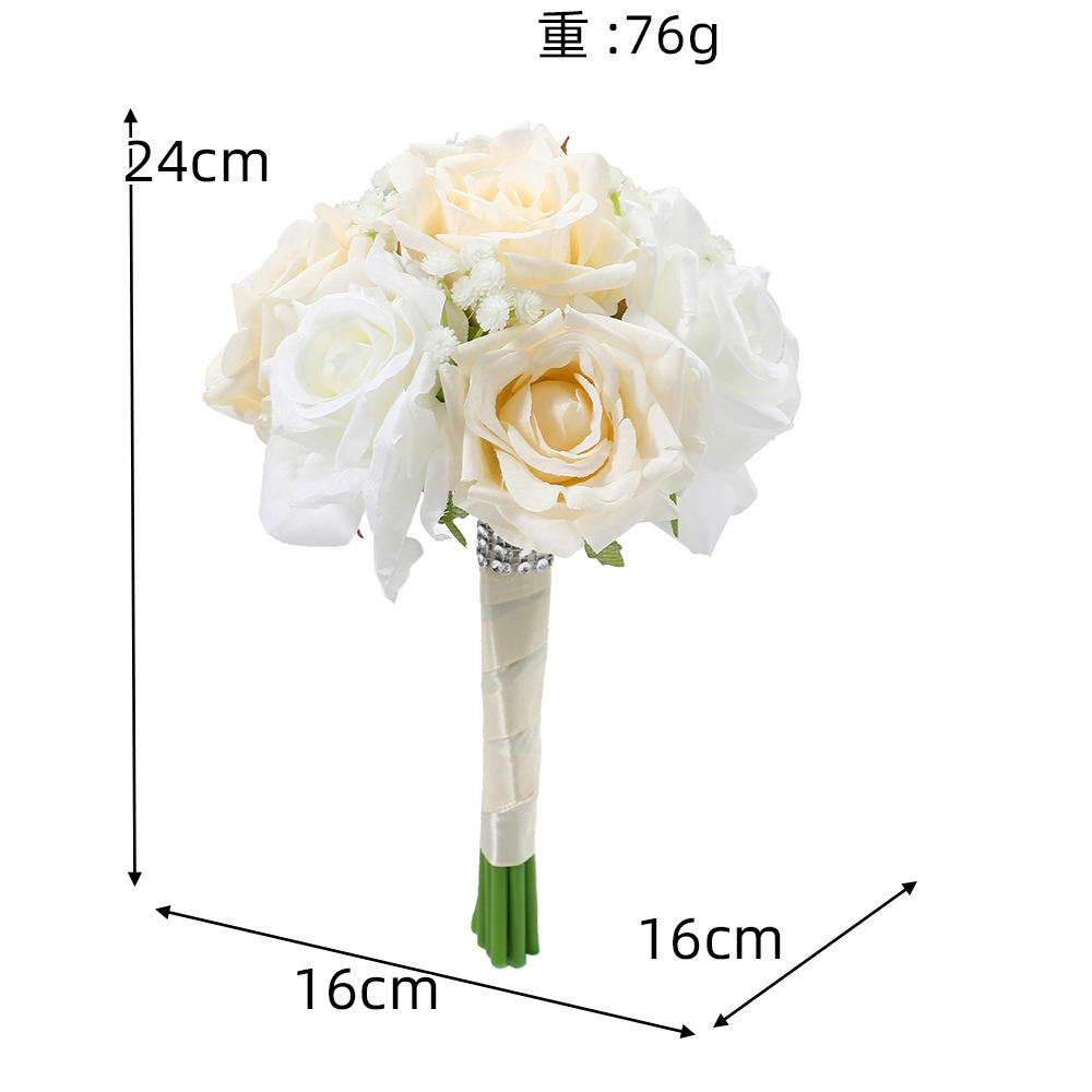 ช่อดอกไม้เพื่อนเจ้าสาวสีแชมเปญ